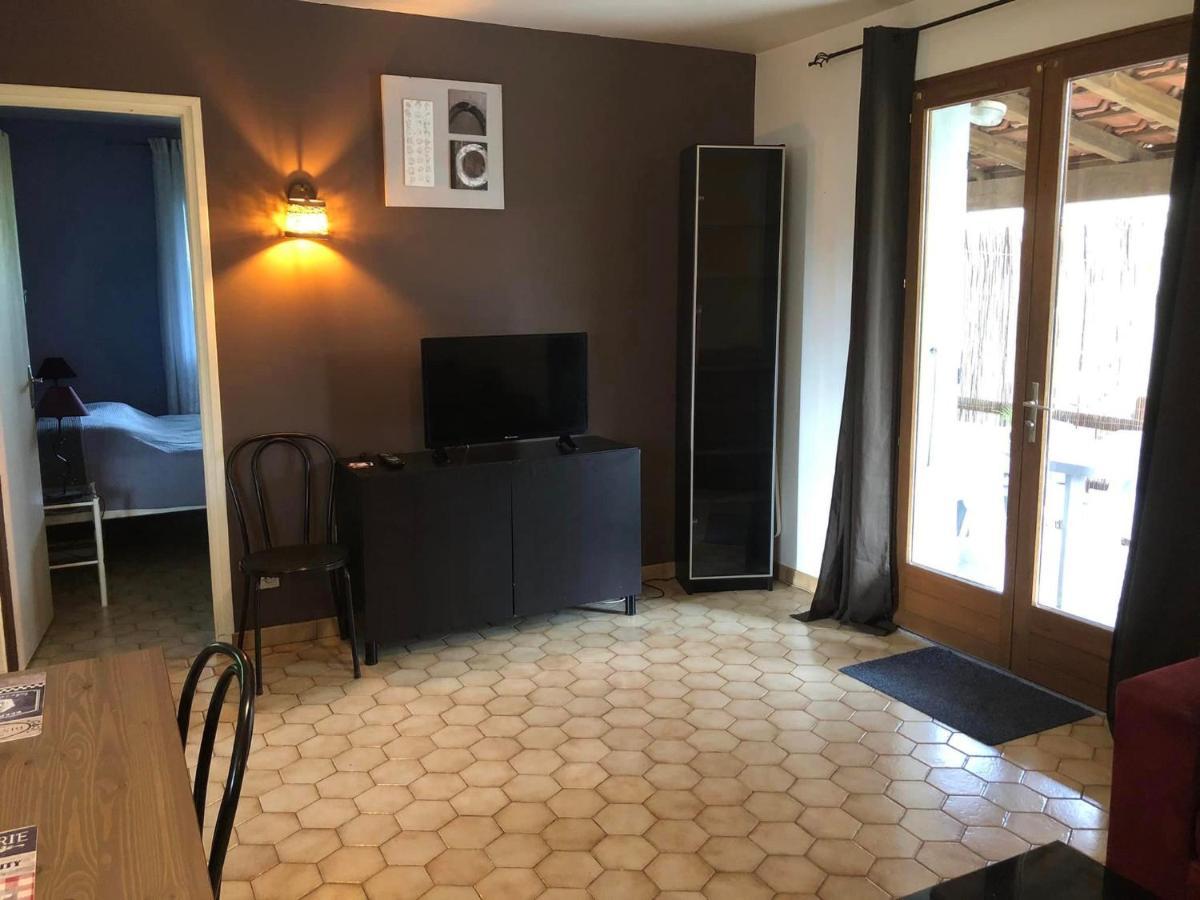 Hotel Les Persedes Lavilledieu  Zewnętrze zdjęcie