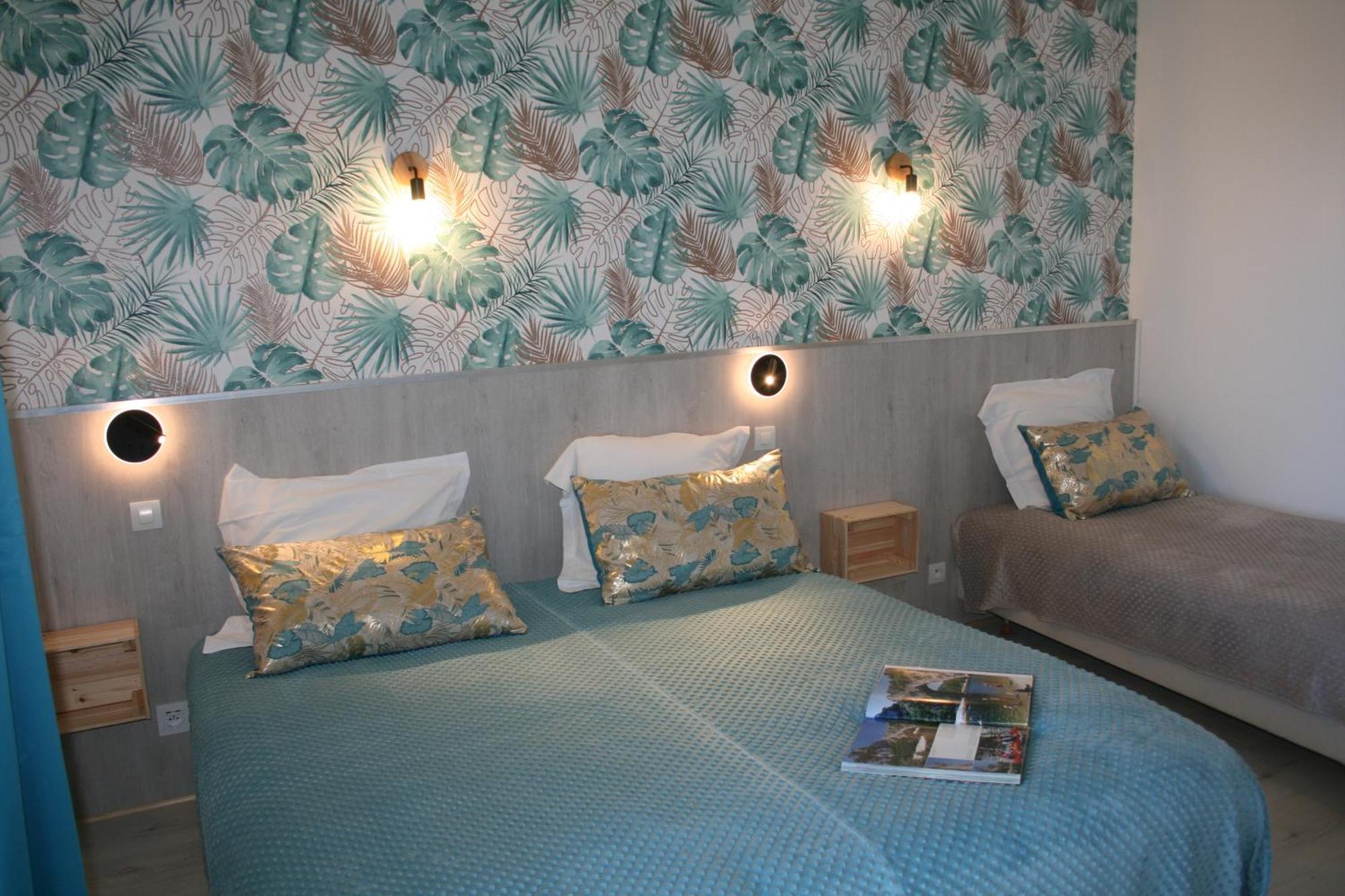 Hotel Les Persedes Lavilledieu  Zewnętrze zdjęcie