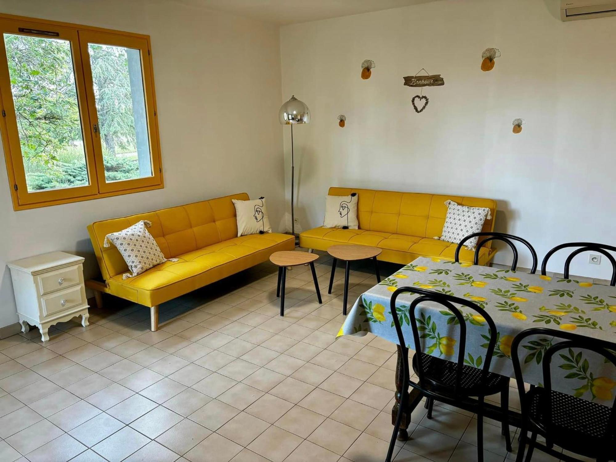 Hotel Les Persedes Lavilledieu  Zewnętrze zdjęcie
