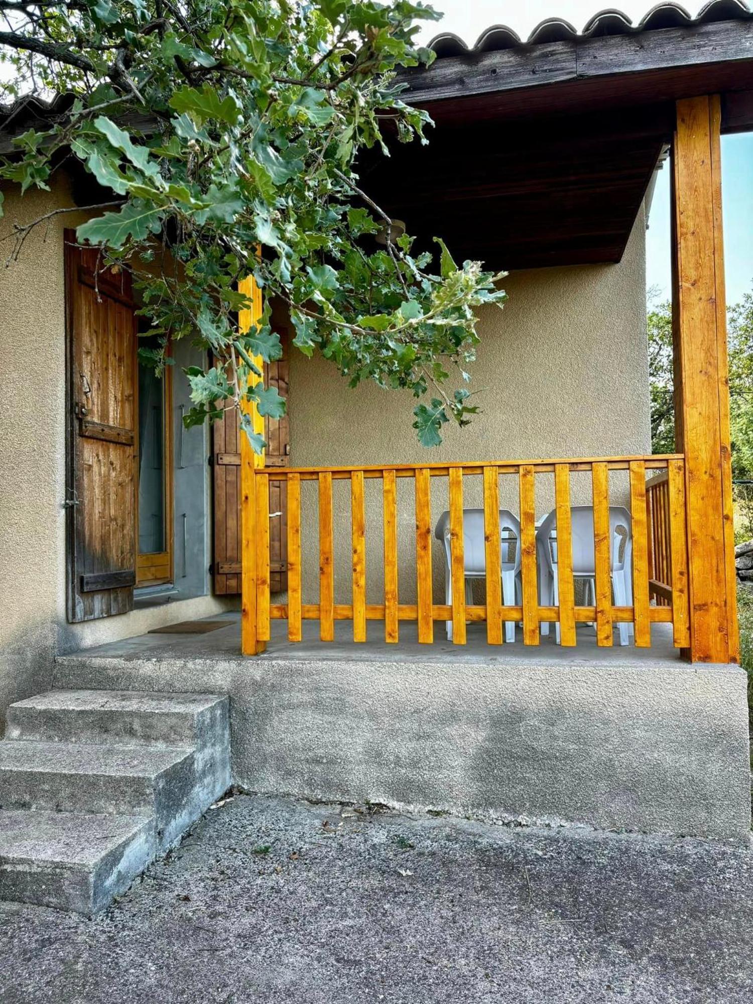 Hotel Les Persedes Lavilledieu  Zewnętrze zdjęcie