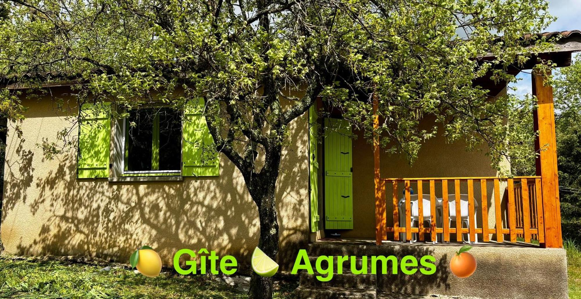 Hotel Les Persedes Lavilledieu  Zewnętrze zdjęcie