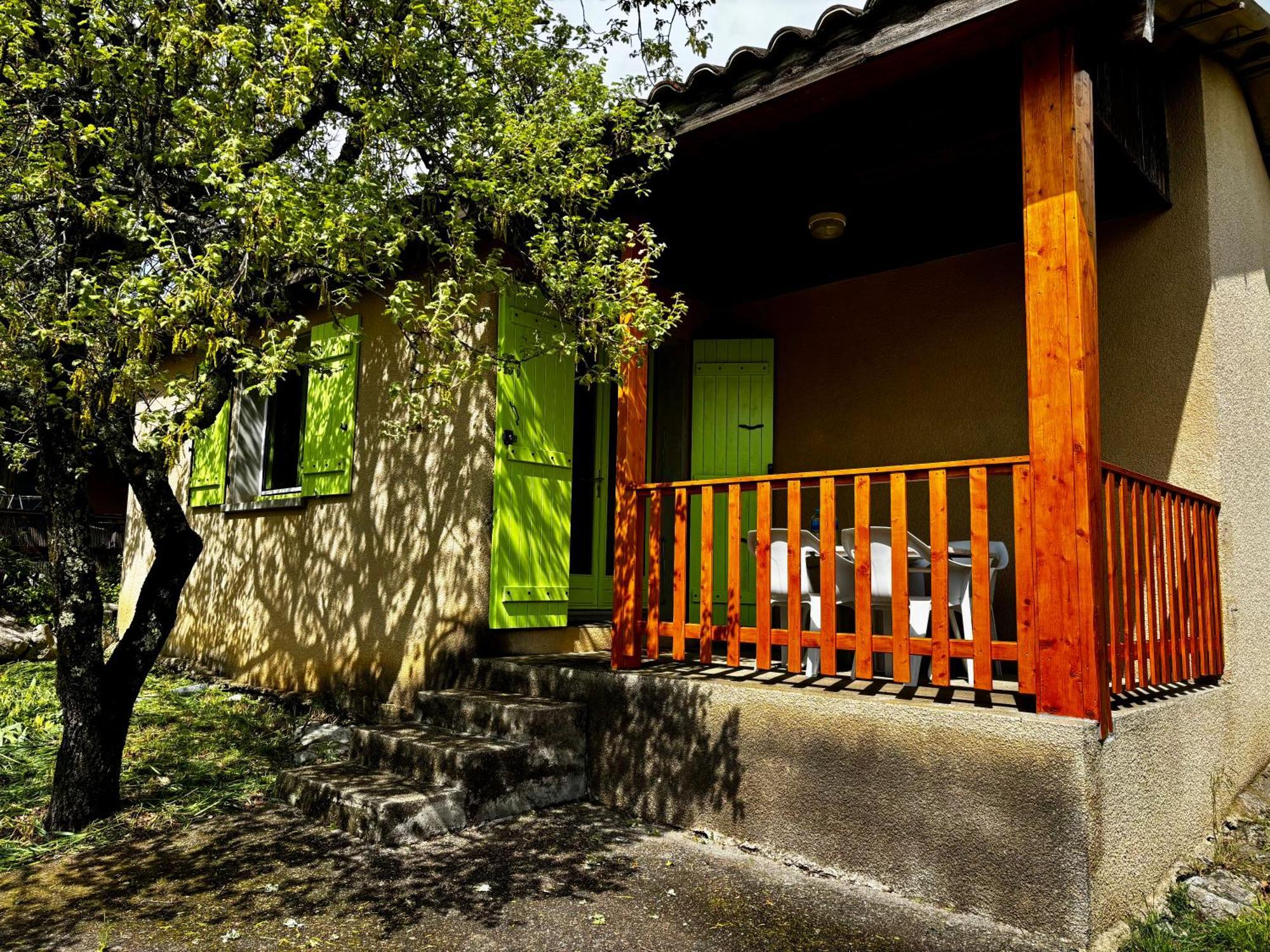 Hotel Les Persedes Lavilledieu  Zewnętrze zdjęcie