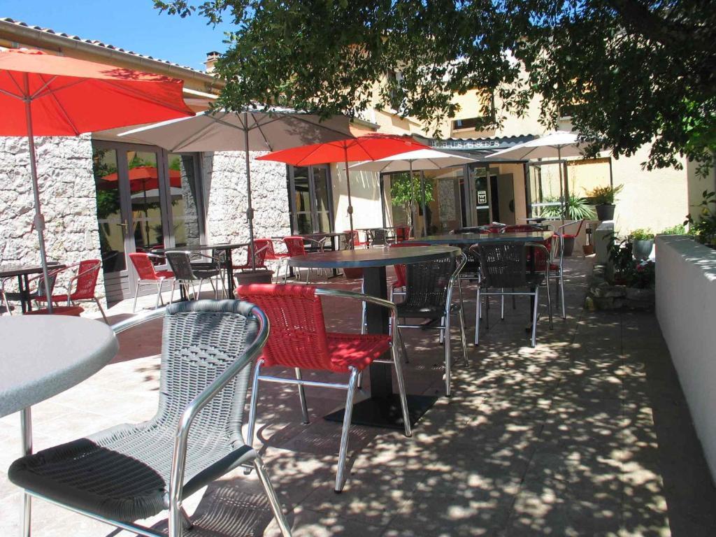 Hotel Les Persedes Lavilledieu  Zewnętrze zdjęcie